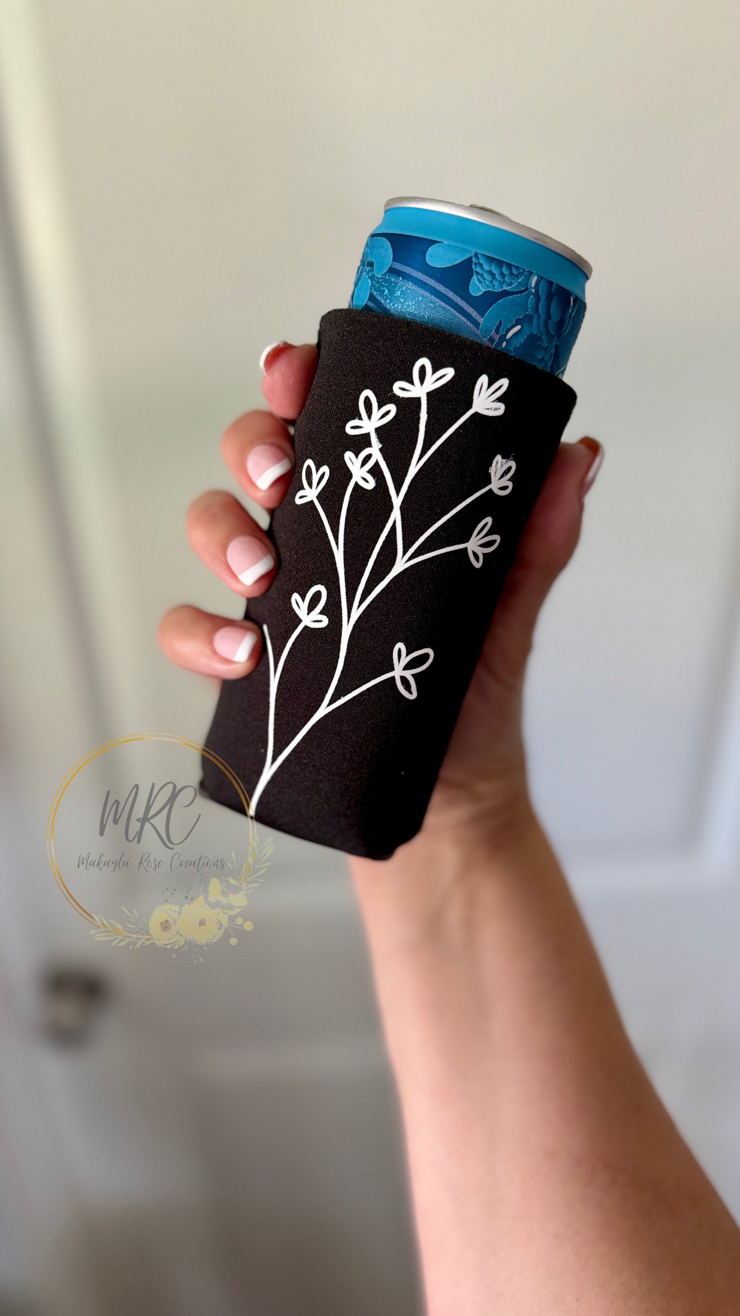 Wild Flowers Skinny Can Koozie, Black & White